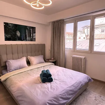 Luna Luxury * Βουκουρέστι
